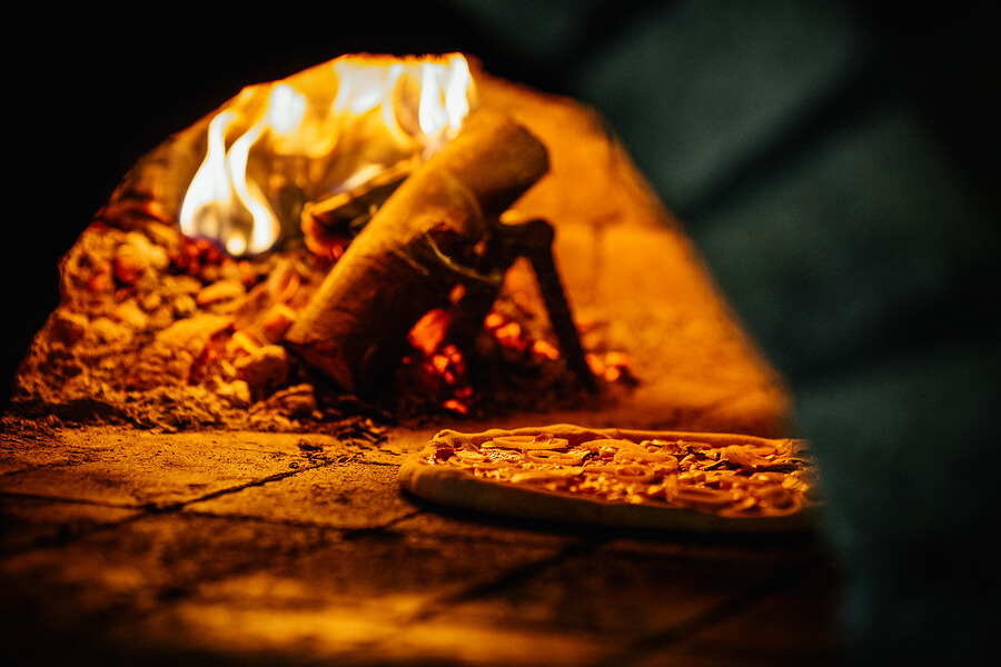 trditional stone baked pizza oven 
